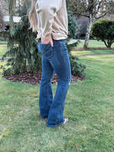 Load image into Gallery viewer, Siren Flare Jean
