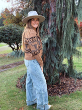 Load image into Gallery viewer, Wide Leg Stripe Cuff Jean
