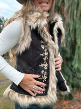 Load image into Gallery viewer, The Tasha Chateau Vest
