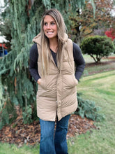 Load image into Gallery viewer, Hooded Long Puffer Vest Camel
