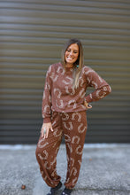 Load image into Gallery viewer, Western Horseshoe Lounge Set
