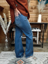 Load image into Gallery viewer, High Rise Wide Leg Distressed Knee
