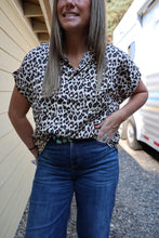 Load image into Gallery viewer, Leopard Collared Shirt
