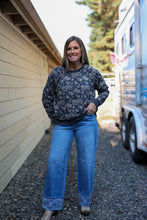 Load image into Gallery viewer, Ariat Western Rodeo Print Crewneck
