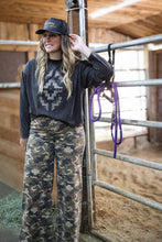 Load image into Gallery viewer, Camo High Rise High Pants
