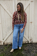 Load image into Gallery viewer, High Rise Front Seam Jeans
