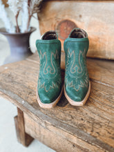 Load image into Gallery viewer, Ariat Dixon Poseidon Suede
