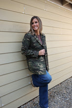 Load image into Gallery viewer, Vintage Camo Military Jacket
