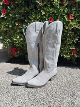 Load image into Gallery viewer, The Everest Ice Boot

