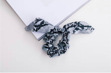 Load image into Gallery viewer, Scrunchy’s

